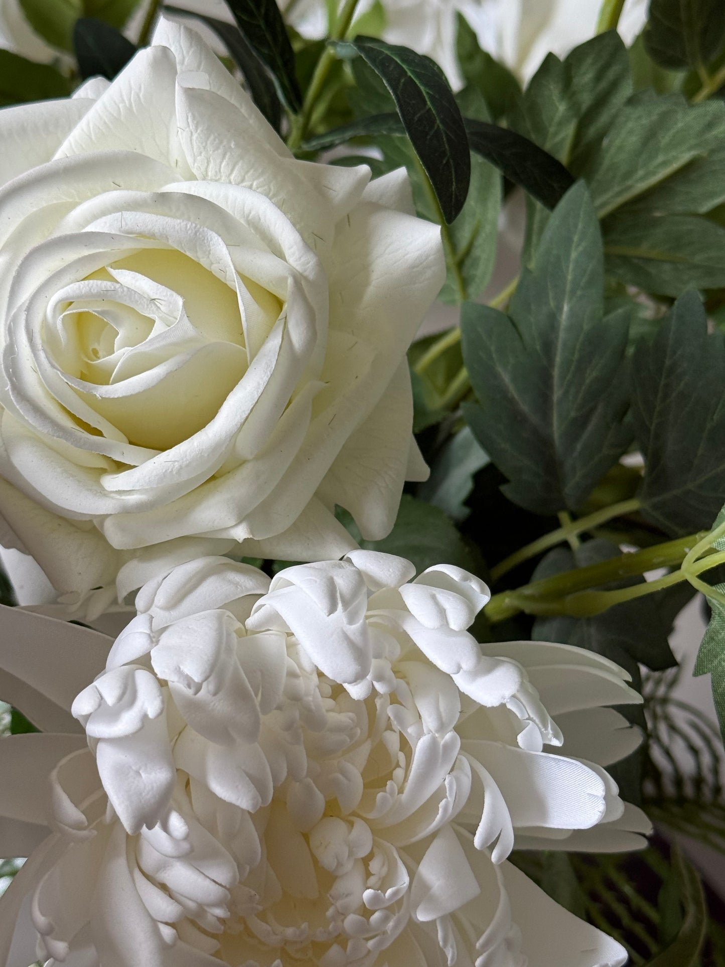 Lara | Medium Artificial Bouquet | White