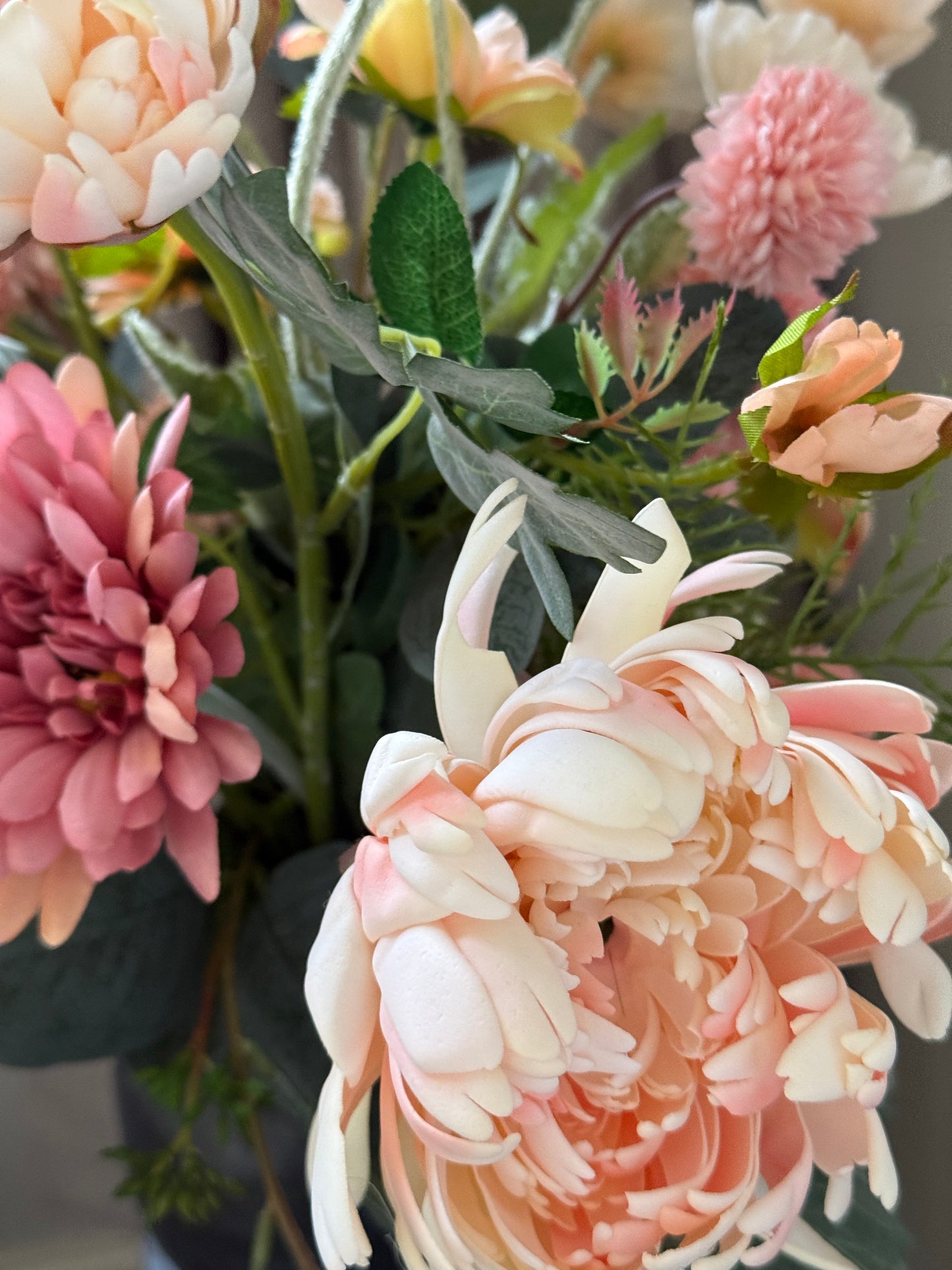 Nicola | Arrangement including Ceramic Vase | Peachy Display