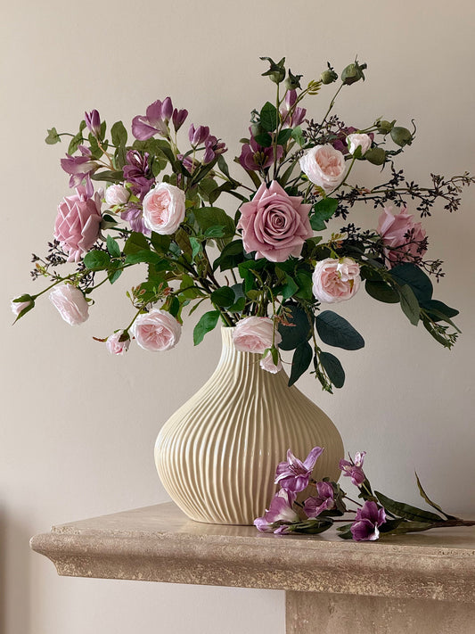 Fresh Flowers vs Artificial Flowers: What Consumers Really Think