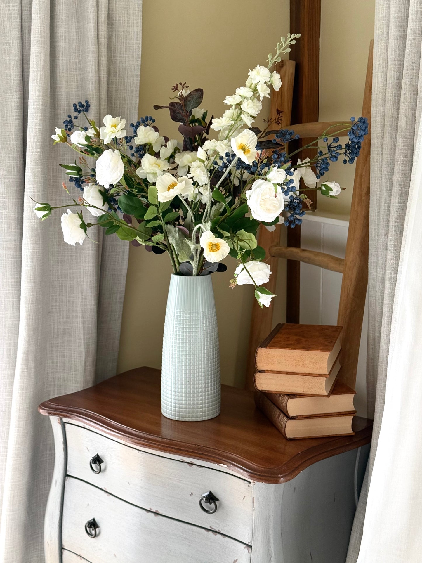 Hannah | Large Artificial Bouquet | Blue, White